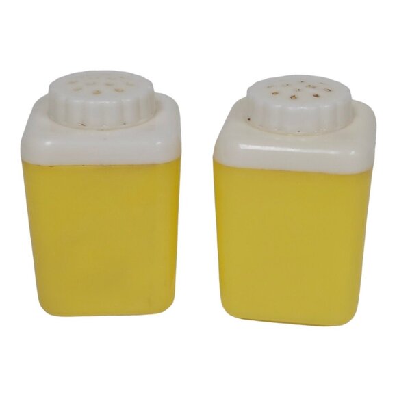 Vintage 50s Salt & Pepper Yellow Shakers Mid-Century Modern Diner Style - Picture 4 of 6